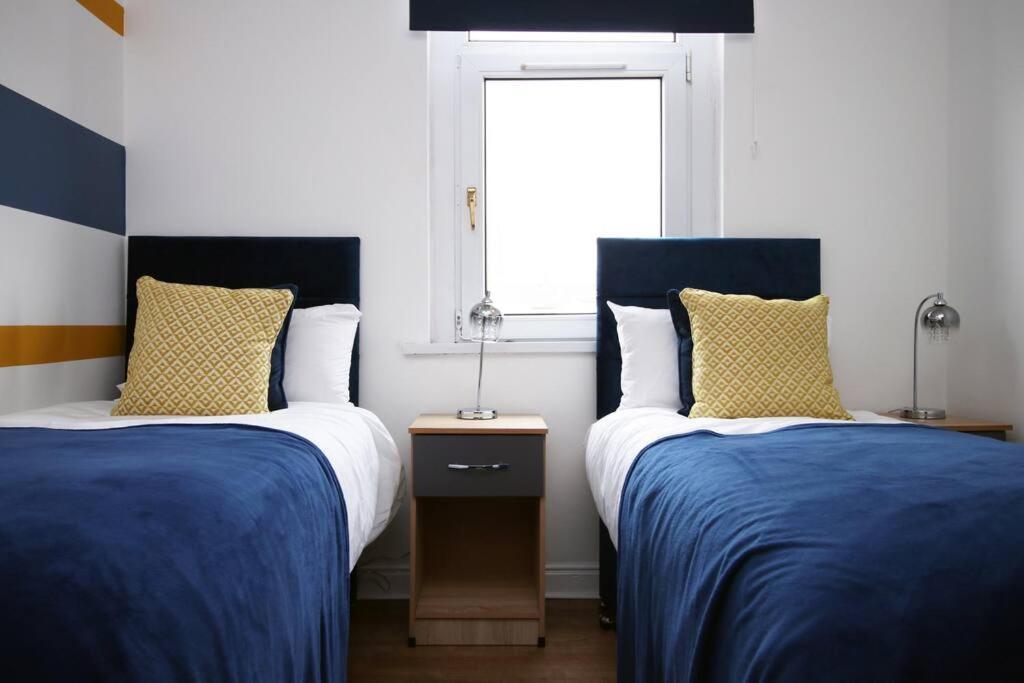 Holiday House For 7 Guests, Free Wi-Fi & Self Check-In Explore Newport Villa Exterior photo