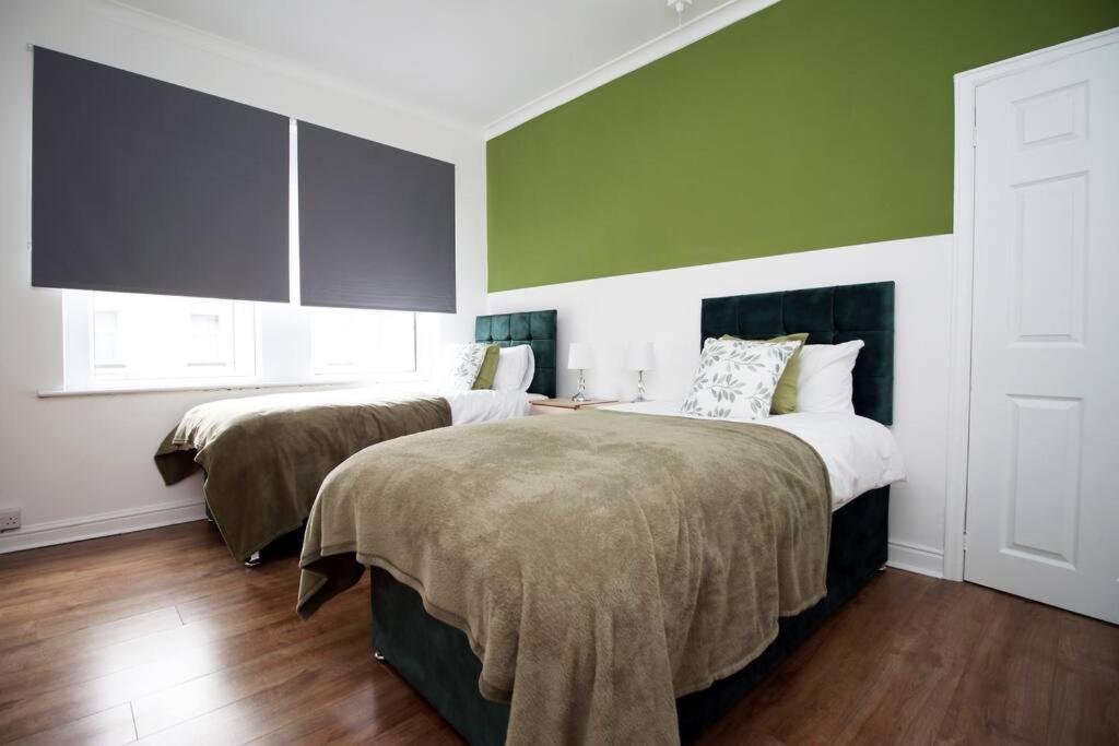 Holiday House For 7 Guests, Free Wi-Fi & Self Check-In Explore Newport Villa Exterior photo